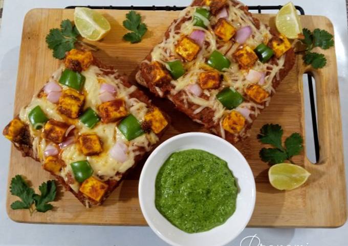 Paneer tikka toast