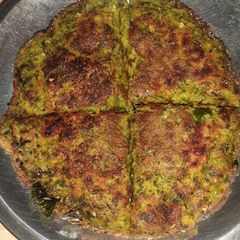A picture of Methi Handvo.