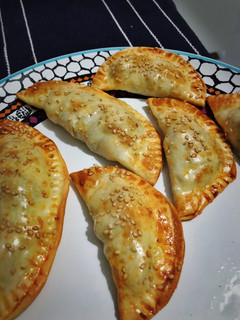 Una foto de Empanadillas de gambas y champiñones