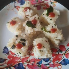 A picture of Rava dhokla.