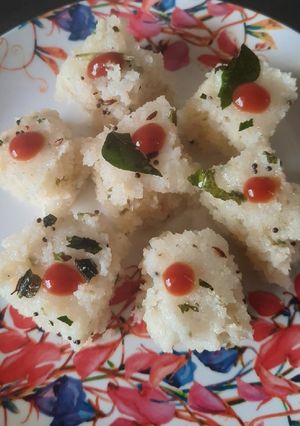 A picture of Rava dhokla.