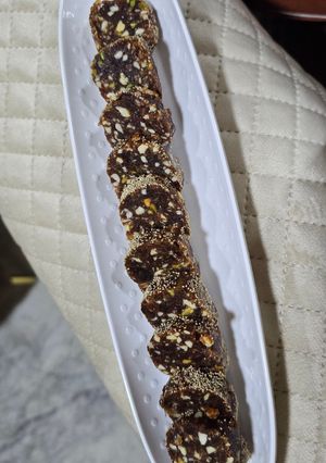 A picture of Dates anjeer dryfruit roll.
