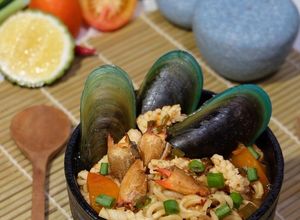 Foto resep Mie Tom Yum Seafood (Kerang, Kepiting, Cumi)