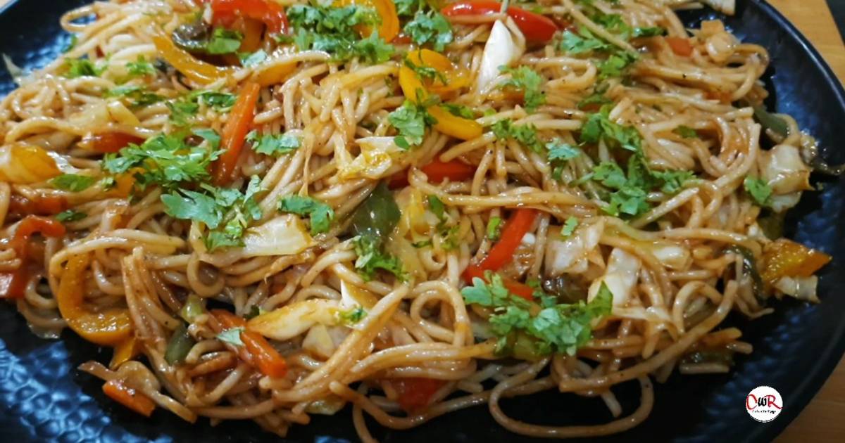 Veg Chilli Garlic Noodles Recipe by Ranjana Gupta Cookpad