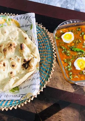 A picture of Lahori Anda Chanay 🍲.