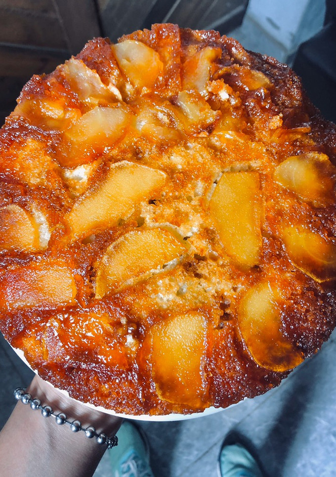 Una foto de Torta invertida de manzana🍎