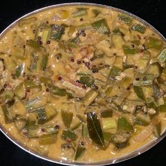 A picture of Ladies finger in coconut milk.