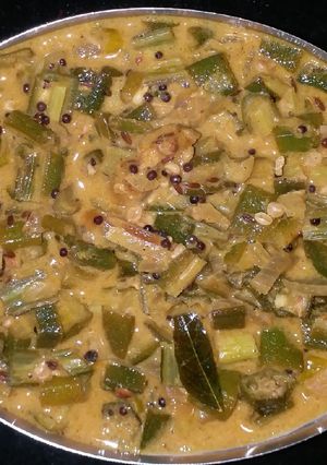 A picture of Ladies finger in coconut milk.