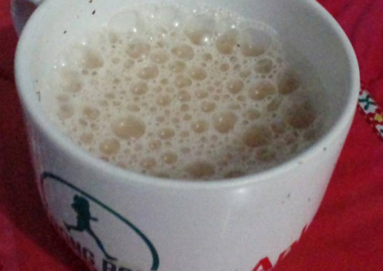 Simple Way to Prepare Speedy Teh Tarik (Malaysian Tea)