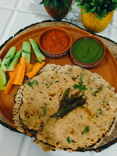 ज्वार भाकरी (sorghum flour bhakri recipe in Hindi) रेसिपी मुख्य फोटो