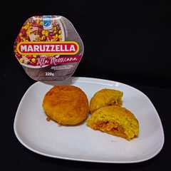Foto di Arancino di Riso allo Zafferano con Insalata Maruzzella alla Messicana
