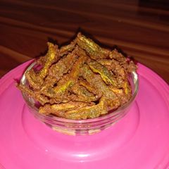 A picture of Crispy Bitter gourd finger chips.