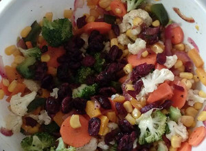Una foto de Ensalada cruda de coliflor