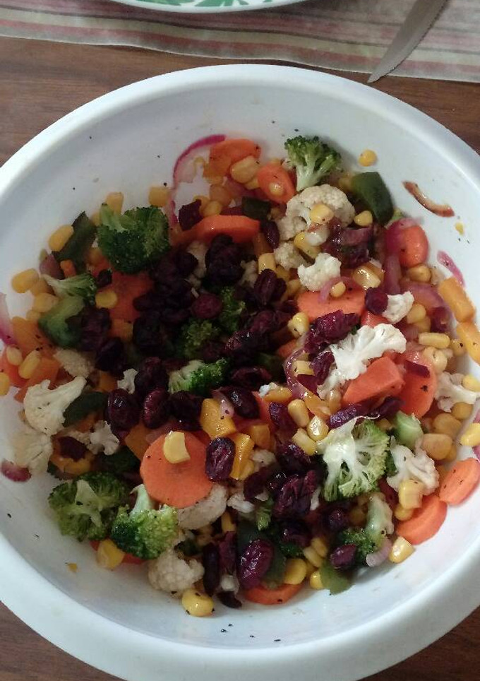 Una foto de Ensalada cruda de coliflor