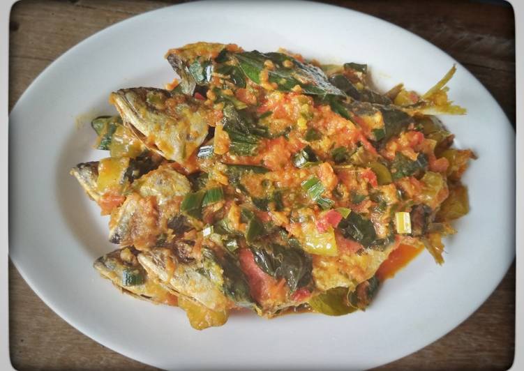 Ikan kembung masak woku