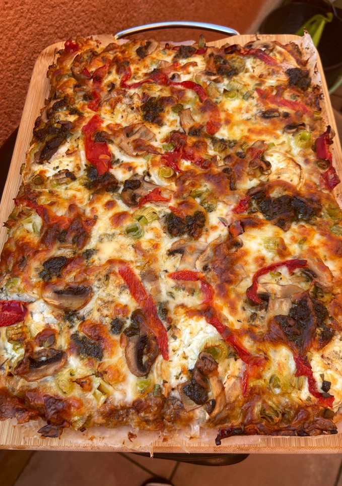 Una foto de Pizza vegetal de berenjena