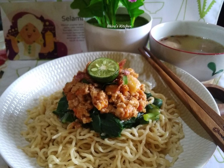 Resep Mie Ayam Rica (Gurih Pedas Bikin Nagih!), Lezat