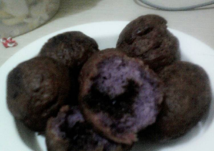 Roti goreng ubi ungu isi coklat
