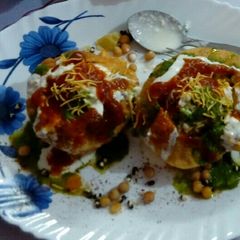 A picture of Raj kachori.
