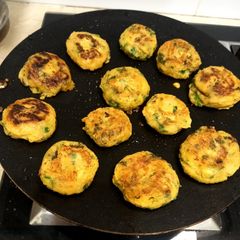A picture of Chicken and potato cutluts 🥔 🥔 🌿 🍗.