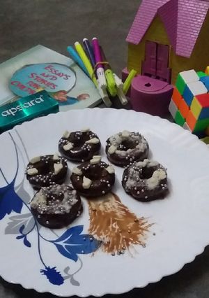 মেরি বার্বান ডোনাট (mary burbon doughnut recipe in Bengali) রেসিপির প্রধান ছবি