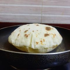 A picture of Pita bread.