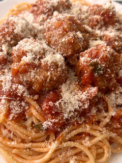 Sült olasz húsgombóc spagettivel recept fotója