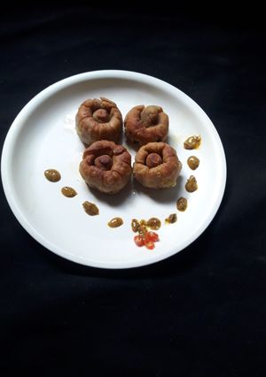 A picture of Potato stuffed soyaflour flower.