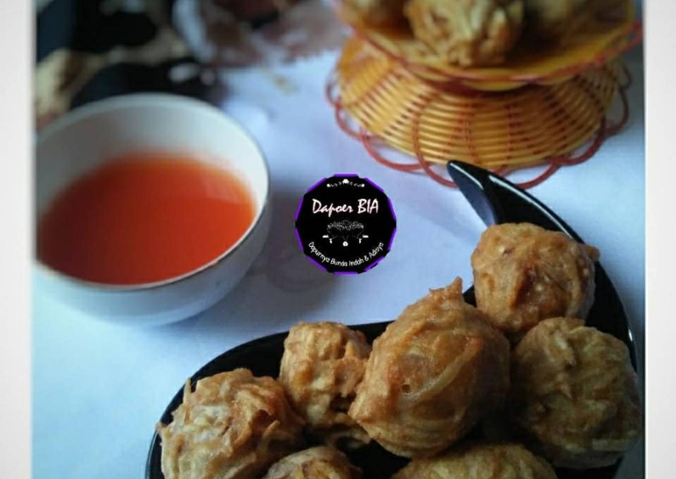 UYEN TENGGIRI (Talas/keladi goreng)