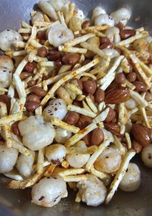 A picture of Falahari chevda/ Dry fruits Namkin.