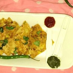 A picture of Potato Soya paratha.