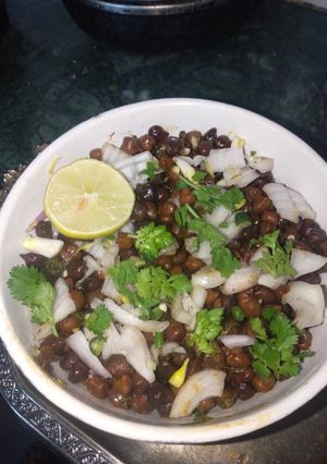 चना सलाद(chana salad recipe in hindi) रेसिपी मुख्य फोटो