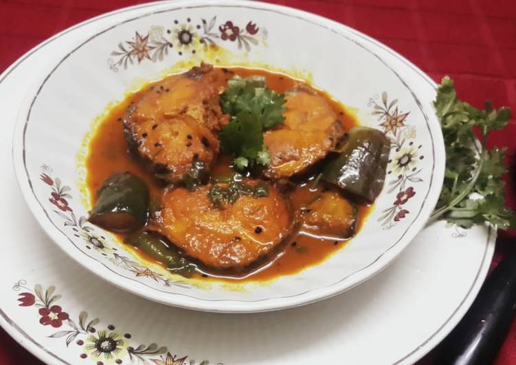Recipe of Favorite Begun diye Rui Maach/Rohu Fish with Eggplant