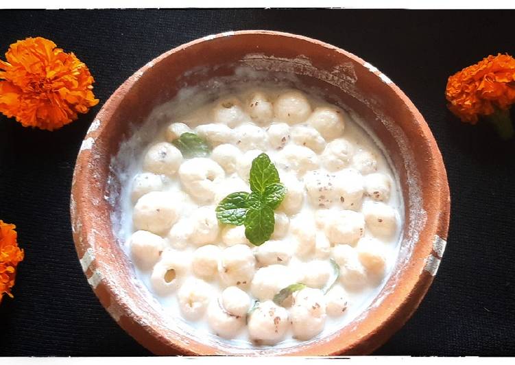 Recipe of Quick Makhana Raita