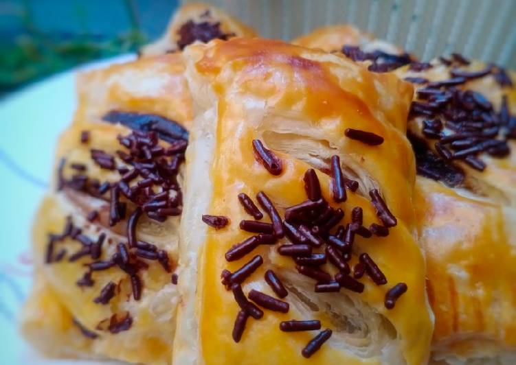 41. Choco Banana Puff Pastry