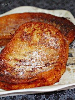 Una foto de Torrijas de leche merengada