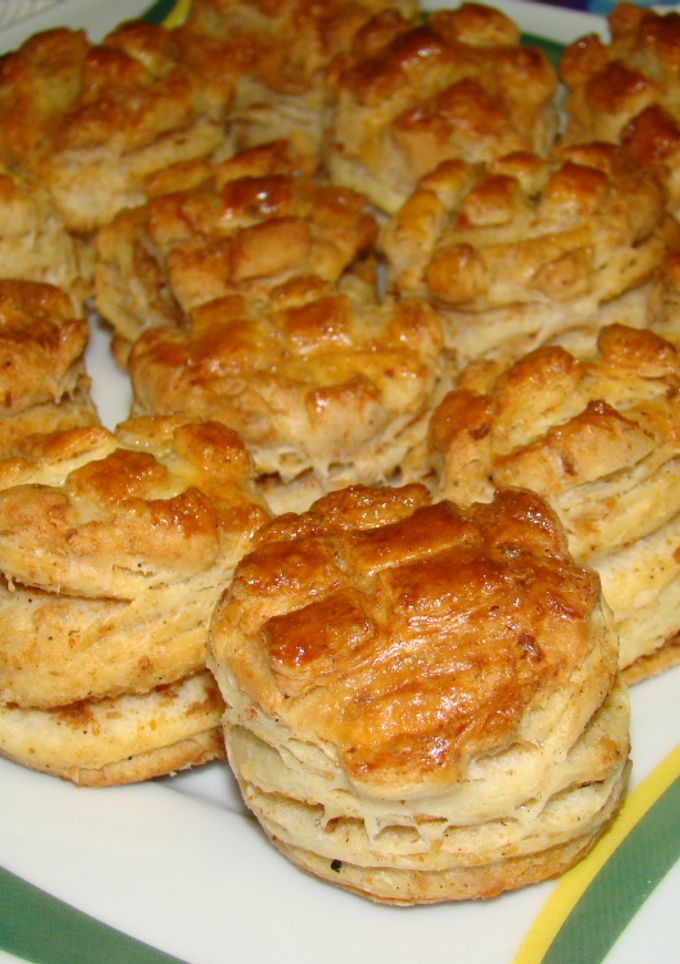 Leveles tepertős pogácsa recept fotója