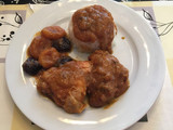 Pollo guisado con salsa