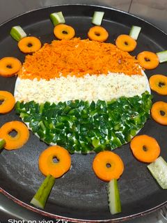 तिरंगा रवा उत्तपम (tiranga rava uttapam recipe in Hindi) रेसिपी मुख्य फोटो