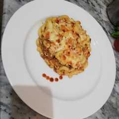 A picture of Cheesy baked pasta.
