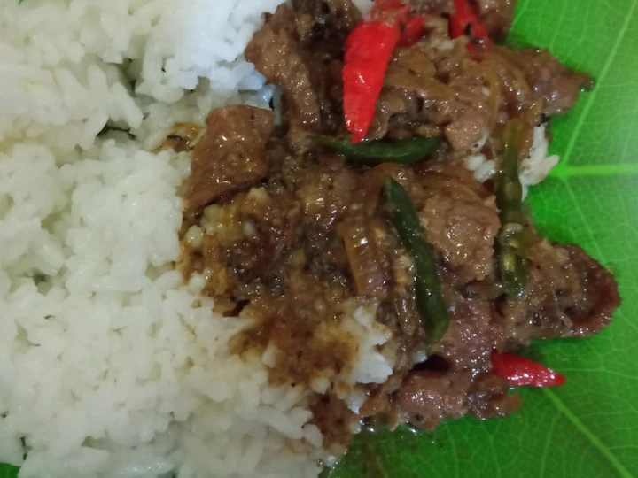 Langkah Mudah untuk Menyiapkan Resep Daging sapi lada Hitam yang Enak Banget