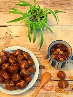 Hình của món Hạt dẻ Trùng Khánh và trà cúc.