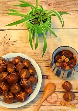 Hình của món Hạt dẻ Trùng Khánh và trà cúc.