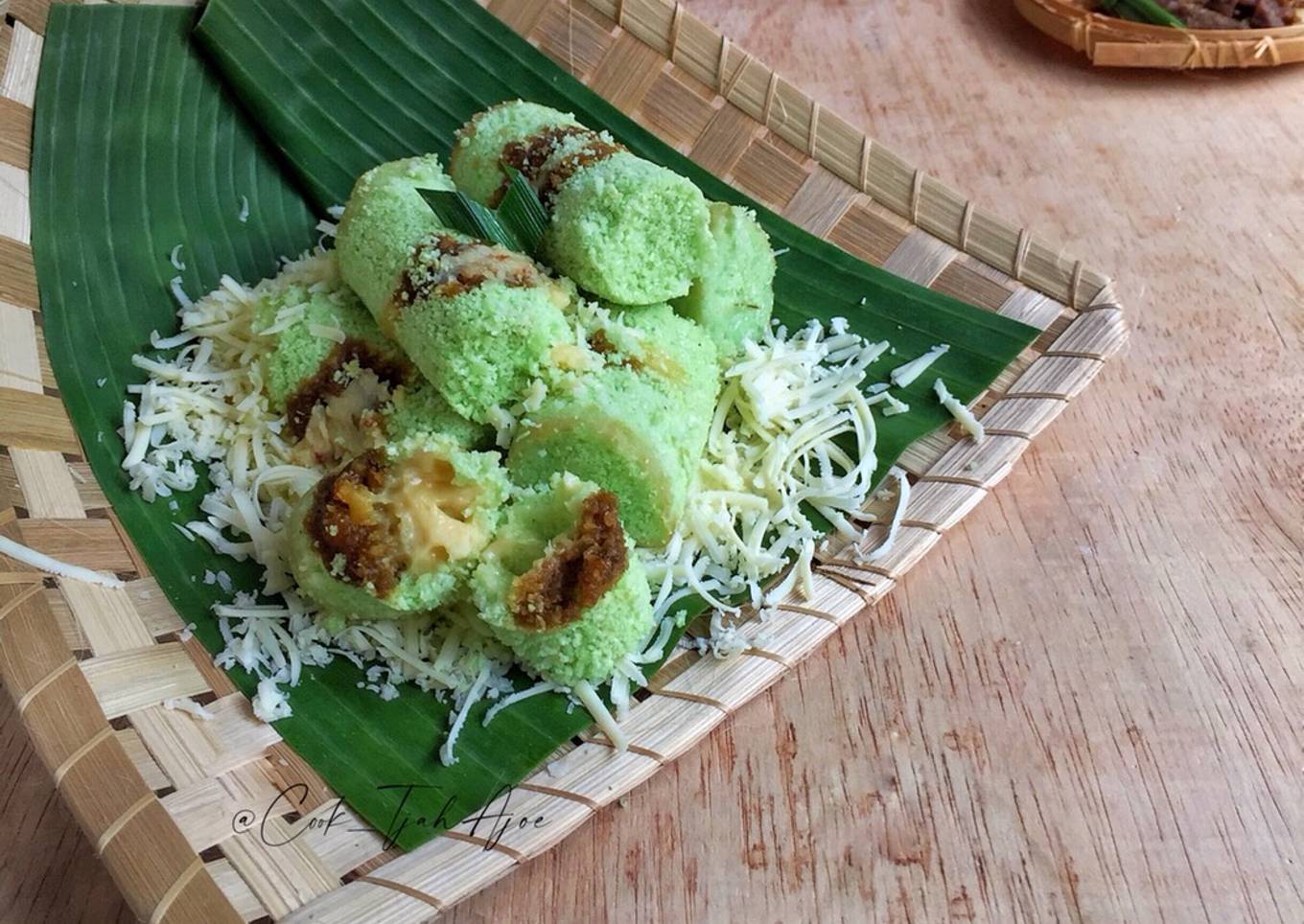 Kue Putu Keju Lumer (Nggak Perlu Pakai Bambu)