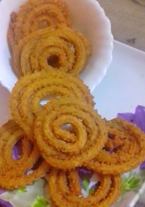 A picture of Dahi wali chakoli.