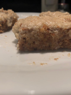 Una foto de Torta fit de manzana con crema de castañas con opción vegana