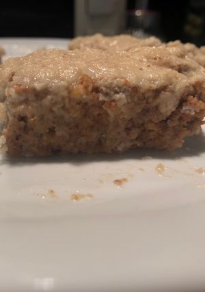 Una foto de Torta fit de manzana con crema de castañas con opción vegana