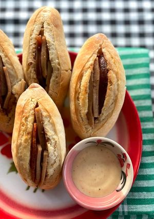 รูปของ ขนมปังยวน🤓 Vietnamese Baguette EP: Suasage🥖🌭🌶️🍅