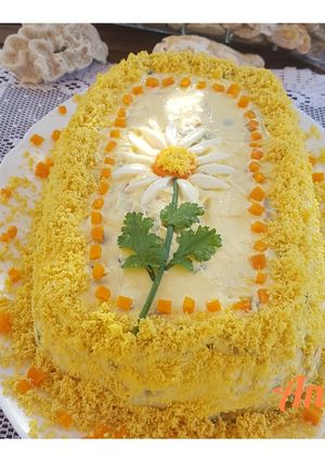 Una foto de Ensaladilla rusa con aguacates con mayonesa a la mostaza