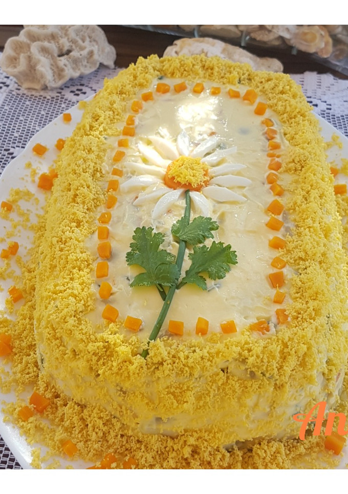 Una foto de Ensaladilla rusa con aguacates con mayonesa a la mostaza
